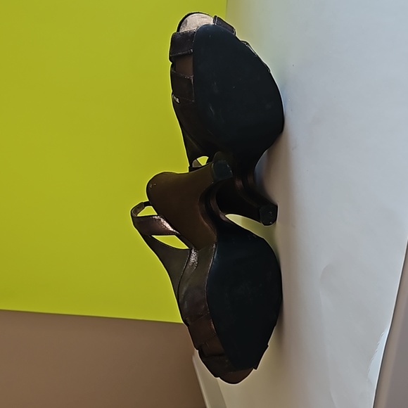 🤎Bronze colored leather/velvet slingback Nine West heels size 7M🤎 - Picture 8 of 8